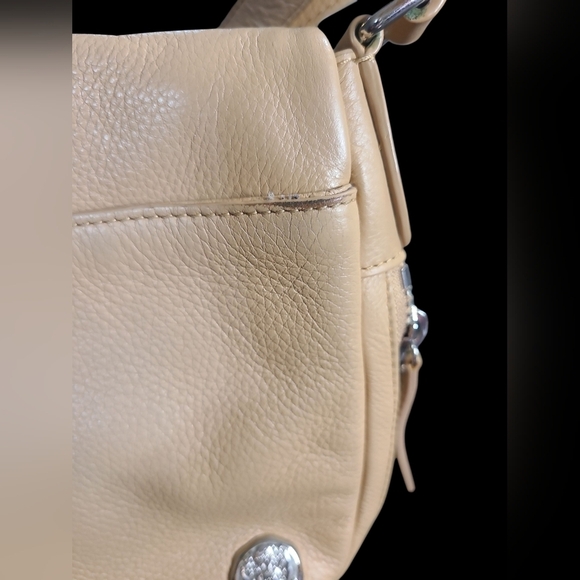 Vince Camuto Soft Tan Leather Crossbody Bag - Picture 4 of 8